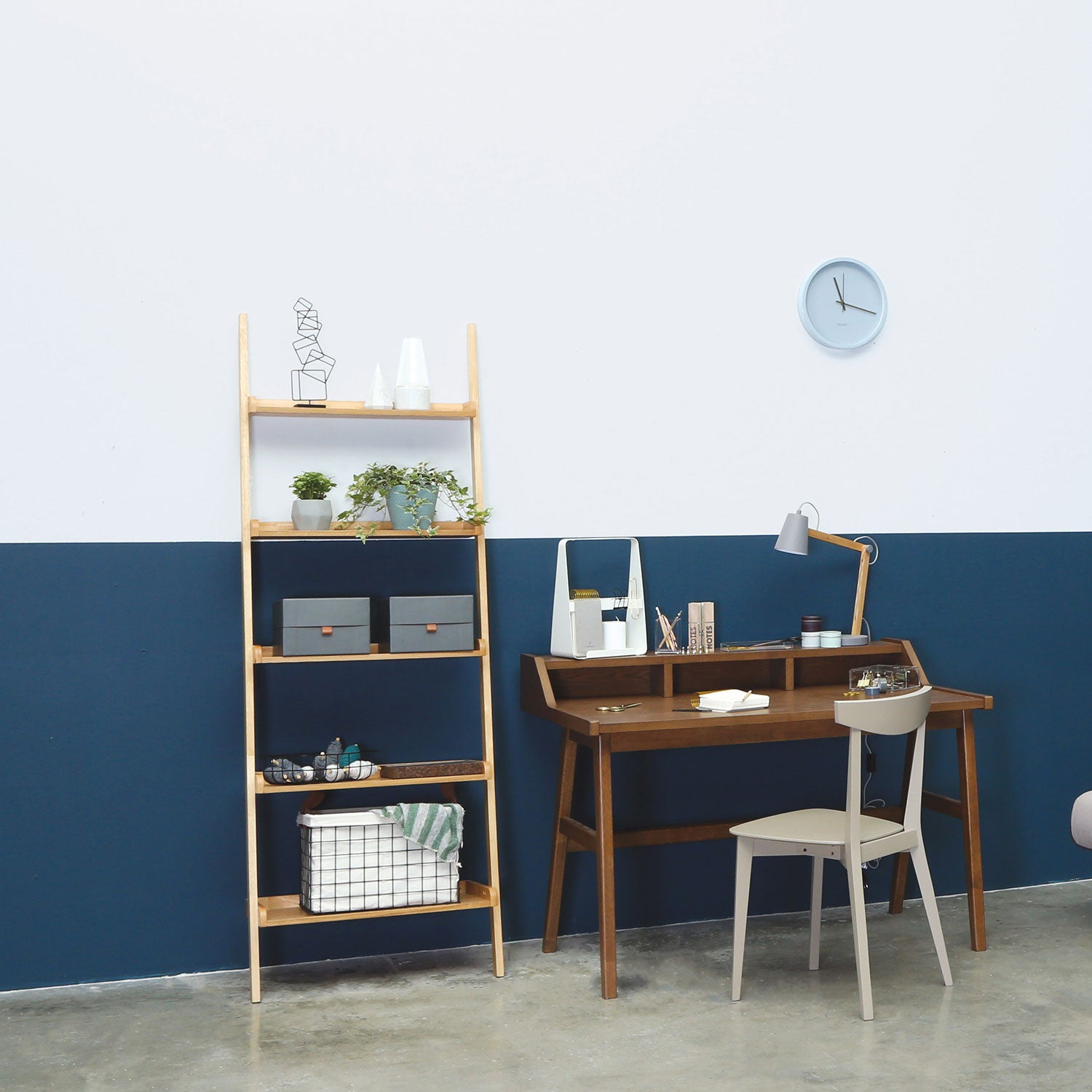 MILT Solid Wood Leaning Bookcase